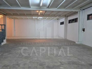 RUMAH EX HOME INDUSTRY SIAP HUNI DI AREA SAYAP SUDIRMAN BANDUNG