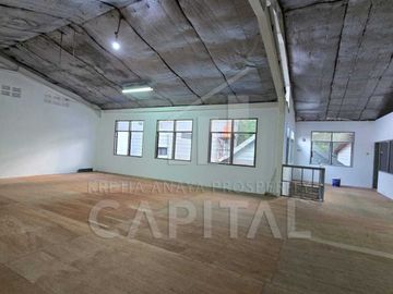 RUMAH EX HOME INDUSTRY SIAP HUNI DI AREA SAYAP SUDIRMAN BANDUNG