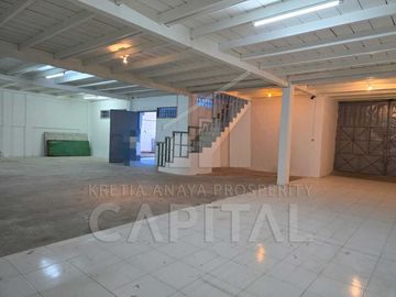 RUMAH EX HOME INDUSTRY SIAP HUNI DI AREA SAYAP SUDIRMAN BANDUNG