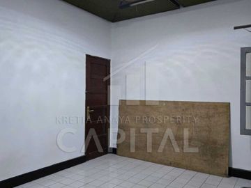 RUMAH EX HOME INDUSTRY SIAP HUNI DI AREA SAYAP SUDIRMAN BANDUNG