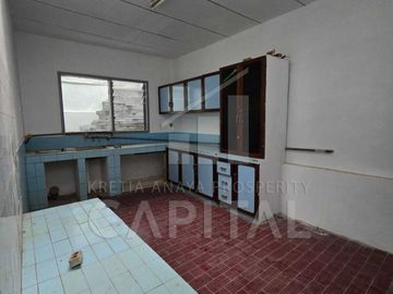 RUMAH EX HOME INDUSTRY SIAP HUNI DI AREA SAYAP SUDIRMAN BANDUNG