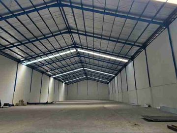 Gudang Baru Dekat Akses Tol di Krian, Sidoarjo