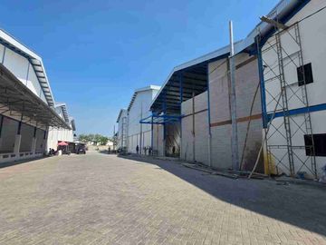 Gudang Baru Dekat Akses Tol di Krian, Sidoarjo