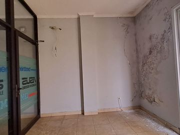 Disewakan  Ruko L'Agricola  blok AA no. 3, Gading Serpong, posisi hadap jalan raya, bebas parkir, traffic ramai.240