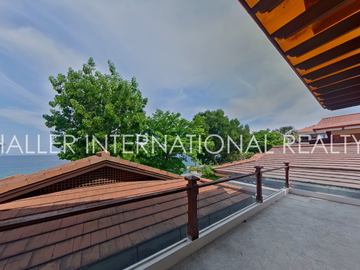 Villa in Coral Point Residences