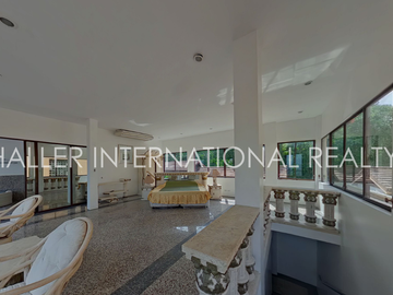 Villa in Coral Point Residences