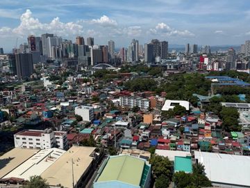 One Rockwell East 2BR for SALE