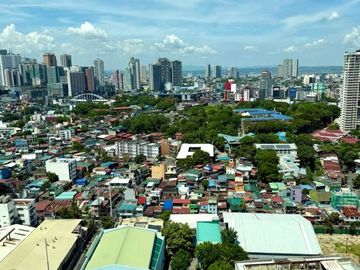One Rockwell East 2BR for SALE