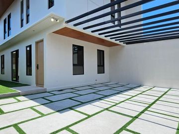 Brand-New Detatched House & Lot