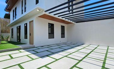 Brand-New Detatched House & Lot