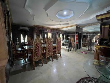 Dijual Rumah Mewah + kolam renang lokasi celentang