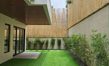 Detached House & Lot