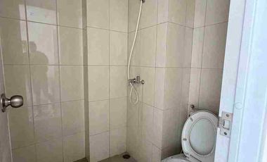 dijual studio murah di Apartemen The Springlake Summarecon Bekasi