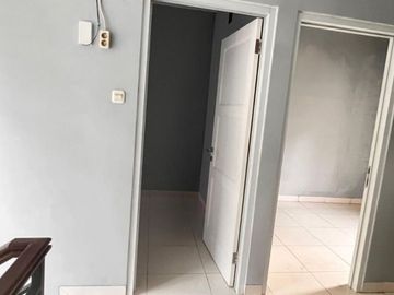 Jual Rumah 2 Lantai Terawat Seperti Baru di Cluster Valeria Metland Menteng - Bisa Nego