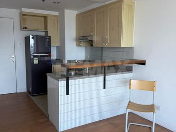 98 sqm Loft Unit for Lease in One Rockwel West Tower, Rockwell Center