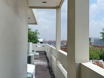 RUKO + HUNIAN MEWAH PINGGIR JALAN RAYA MT. HARYONO SEMARANG! 🏢✨