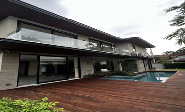 Brand New 5BR Luxury House with Parking in Ayala Alabang Village for Sale
