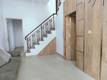 Rumah 2lt luas 6x15 90meter 4KT Cluster La Seine JGC Jakarta Garden City