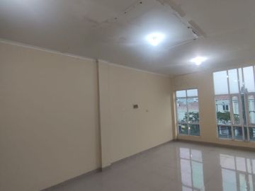 Disewakan ruko siap pakai cocok untuk kantor di taman surya