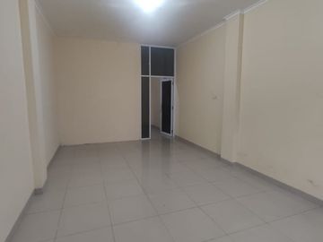 Disewakan ruko siap pakai cocok untuk kantor di taman surya