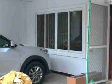 3 Storey 3 Bedroom Townhouse with 2 Car Garage For Rent at Palanan Makati