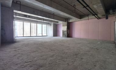 High Street South Corporate Plaza 123 sqm office space w/ 2 parking slots for rent
