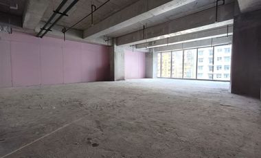 High Street South Corporate Plaza 123 sqm office space w/ 2 parking slots for rent
