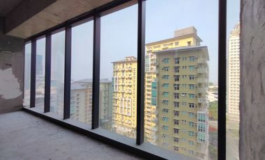 High Street South Corporate Plaza 123 sqm office space w/ 2 parking slots for rent