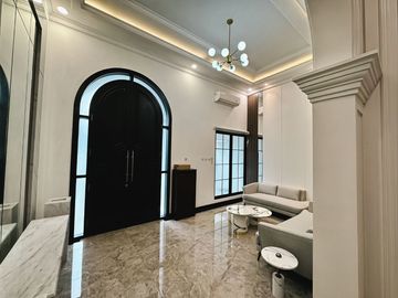 Dijual  Rumah Sektor 1A Gading Serpong Brand New Furnish Classic