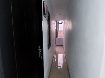 Dijual/Disewakan Rumah 2 LT Full Renovasi di Harapan Indah 2 – Cocok untuk Mess Perusahaan
