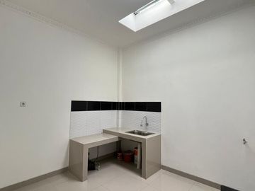 DIJUAL RUMAH MURAH DI SENOPATI ESTATE DEKAT TEMPAT BERMAIN ANAK,BEKASI