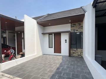 Rumah Minimalis Mustofa House 2 Kukusan, 7 Menit ke Ui, Dekat Tol