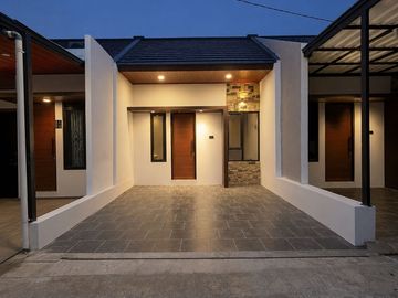 Rumah Minimalis Mustofa House 2 Kukusan, 7 Menit ke Ui, Dekat Tol