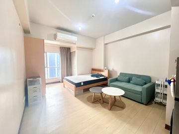 Spacious 34.5 SQM Fully Furnished Studio with Parking for Sale at The Ellis, Salcedo Village