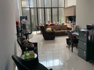 Tenggilis Rumah Furnish Siap Huni