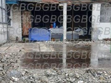 Residential lot with old, dilapidated house