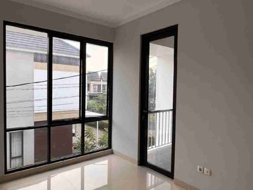 DIJUAL CEPAT RUMAH SIAP HUNI 2 LANTAI DI SERPONG