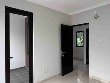 DIJUAL CEPAT RUMAH SIAP HUNI 2 LANTAI DI SERPONG