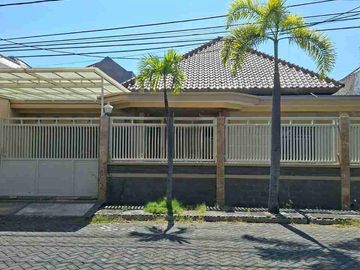 Disewakan Rumah Manyar Kertoadi