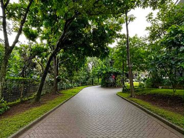 rumah di cluster griya cinere hijau kota depok