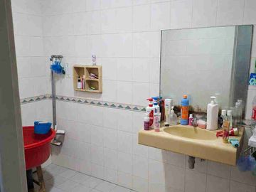 Di jual murah 2 lantai di dekat SPBU Puri gading