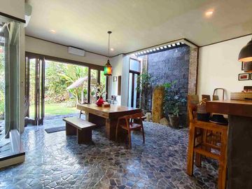 Villa Tropis Aesthetic Di Sudamala Sanur Beachside