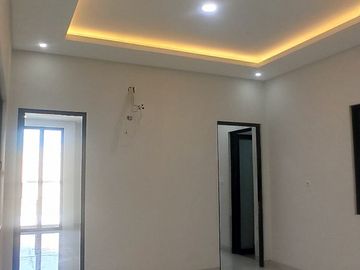 Rumah baru Gress di perumahan Dian Istana, Surabaya Barat