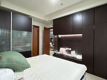Condominium Green Bay Pluit 2 BR Full Furnished Modern Pasti Suka