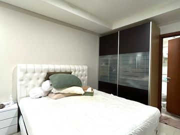 Condominium Green Bay Pluit 2 BR Full Furnished Modern Pasti Suka