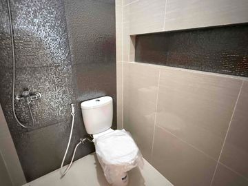 Hunian Modern 2 Lantai Rooftop di Kramat Jati Tol Cawang