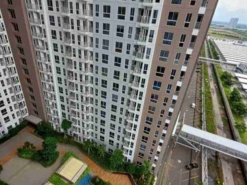DISEWA APARTEMEN 2 BR FURNISH TOKYO PIK 2