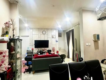 DIJUAL RUMAH 2 LANTAI CANTIK LINGKUNGAN ASRI DI GADING SERPONG (DM100)