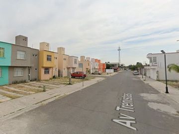(BC) CASA EN VENTA EN AV. TRENISTAS SANTIAGO DE QUERETARO