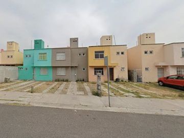 (BC) CASA EN VENTA EN AV. TRENISTAS SANTIAGO DE QUERETARO